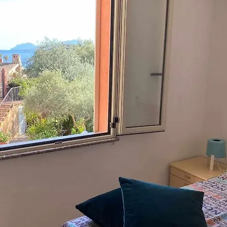 Portu Hill Apartment *